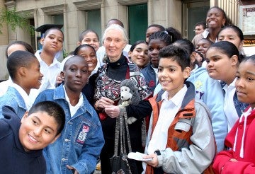Jane Goodall meets with children after a U.N. International Day of Peace event in 2006.